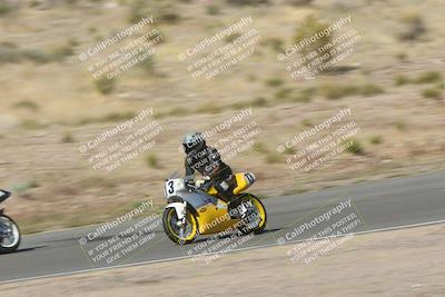 media/Apr-20-2025-AHRMA (Sun) [[393a79c373]]/Race/Group 11 early race/Turn 4b/